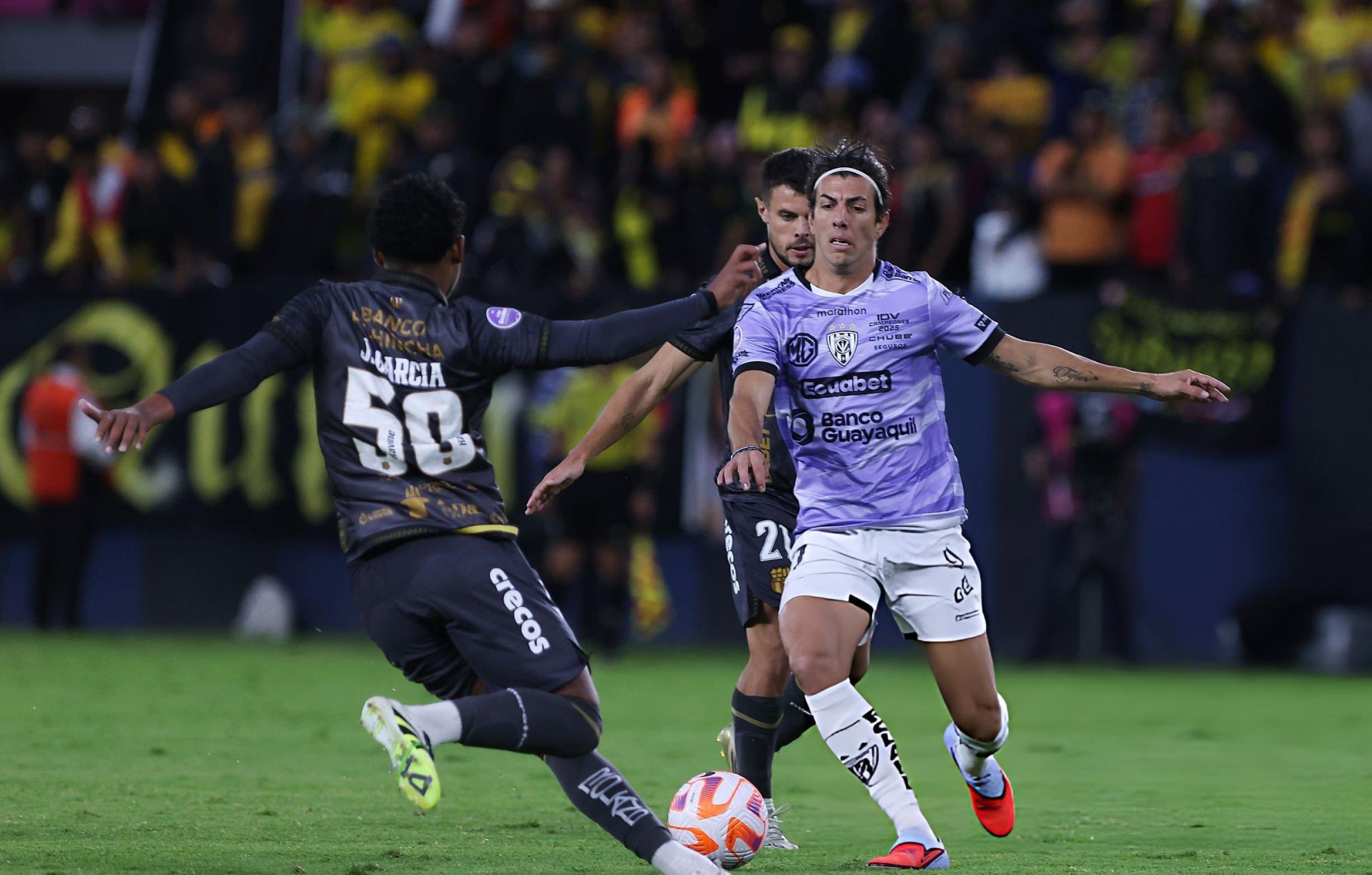 Michael Hoyos se despidió el último domingo de IDV en la victoria 1-0 ante Barcelona. (Foto: Getty Images)