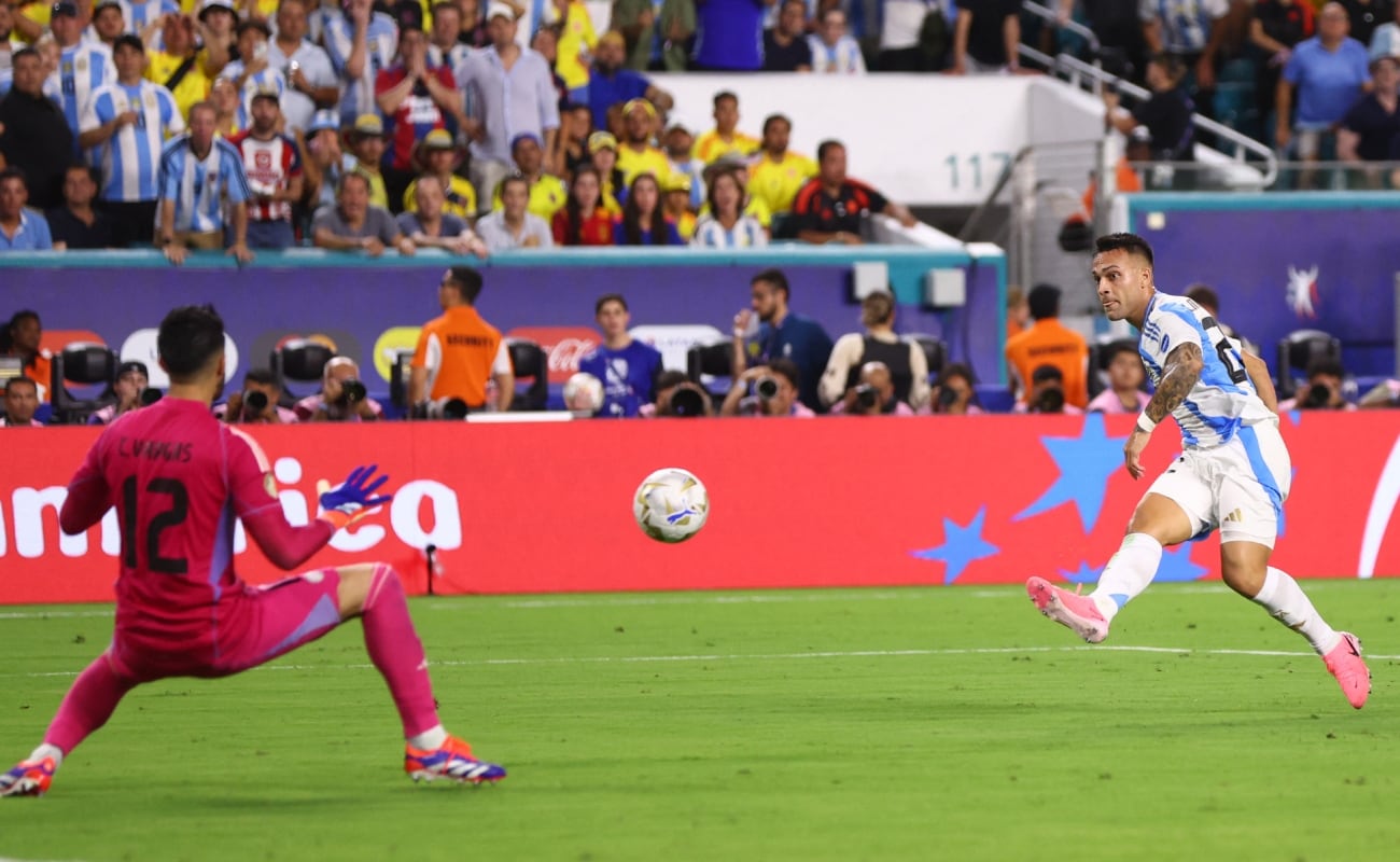 Lautaro Martínez marcó el gol del triunfo para Argentina ante Colombia. (Foto: AFP)