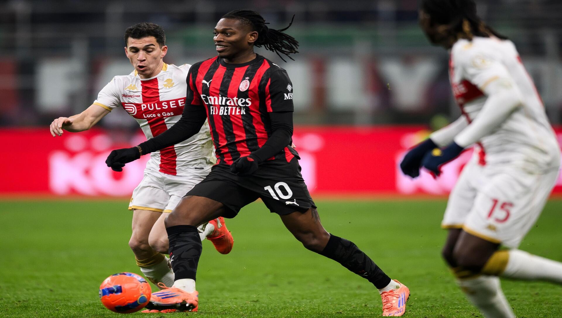 Los Rossoneros saldrán con todo en busca de un nuevo triunfo en el duelo Fiorentina vs Milan (Crédito: Alamy Stock Photo).