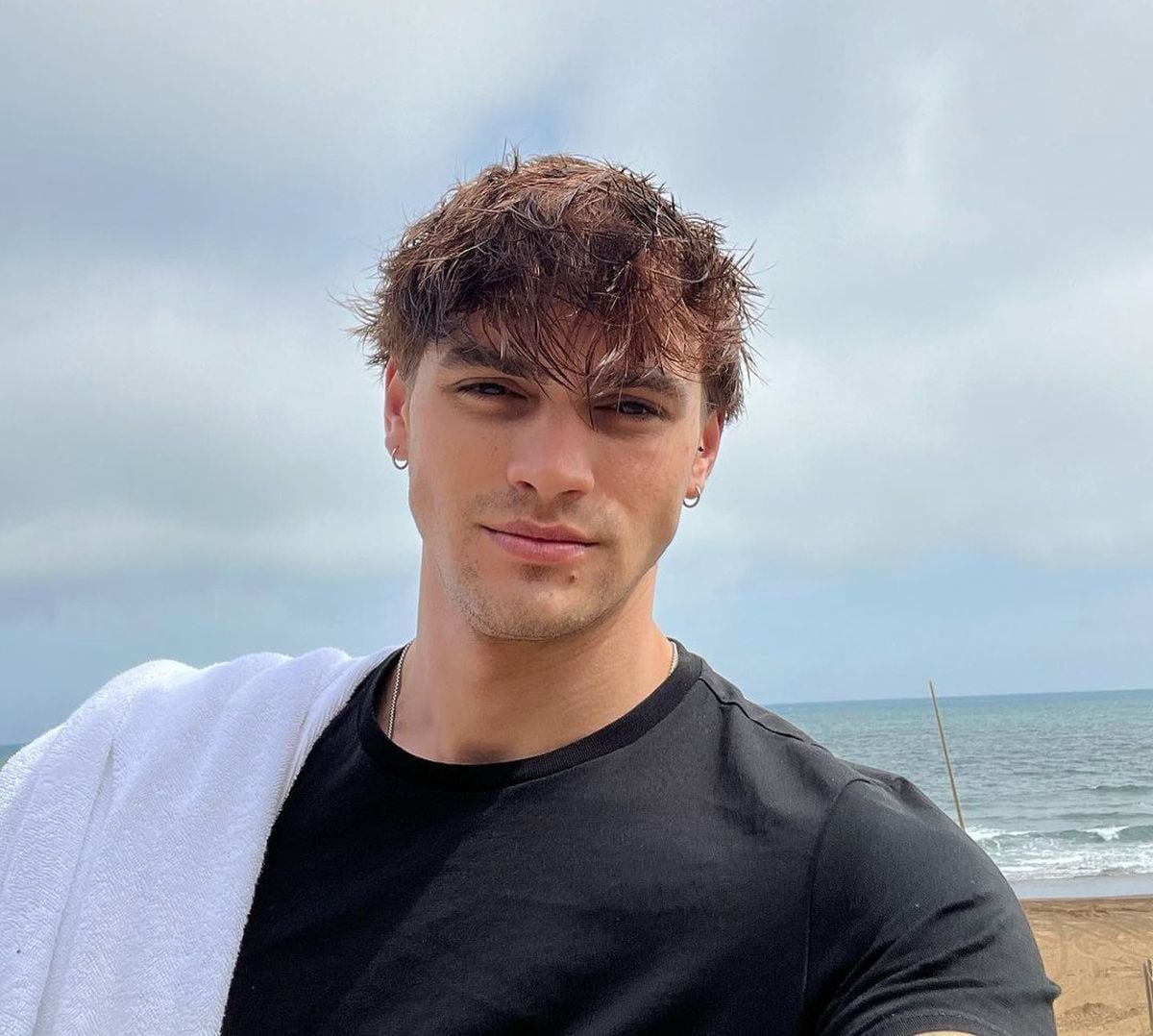 Aquí tomándose un selfie, que de seguro robó más de un suspiro (Foto: Gabriel Guevara / Instagram)