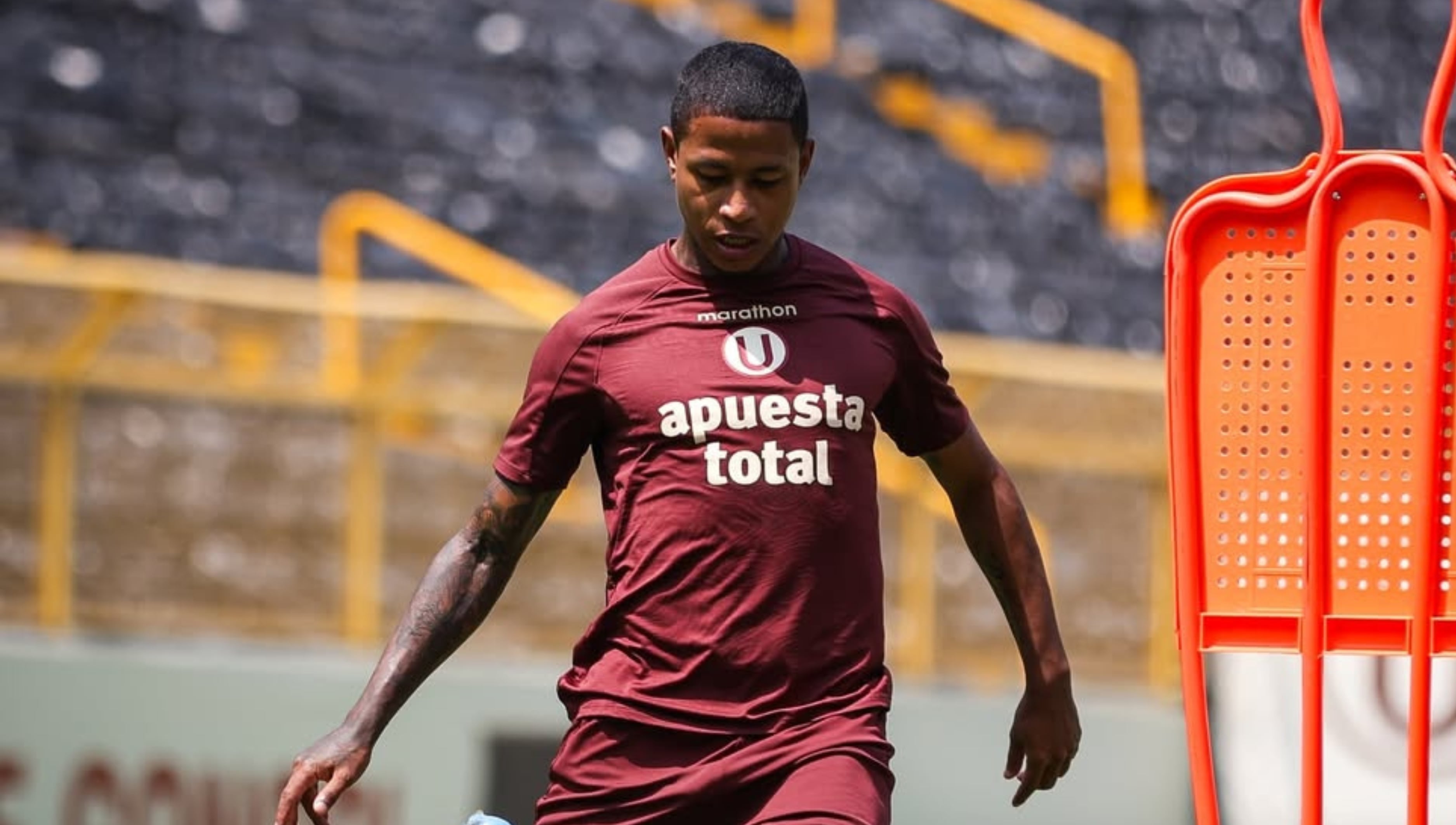 Andy Polo entrenó hoy con el plantel en el Estadio Monumental. (Foto: Universitario)