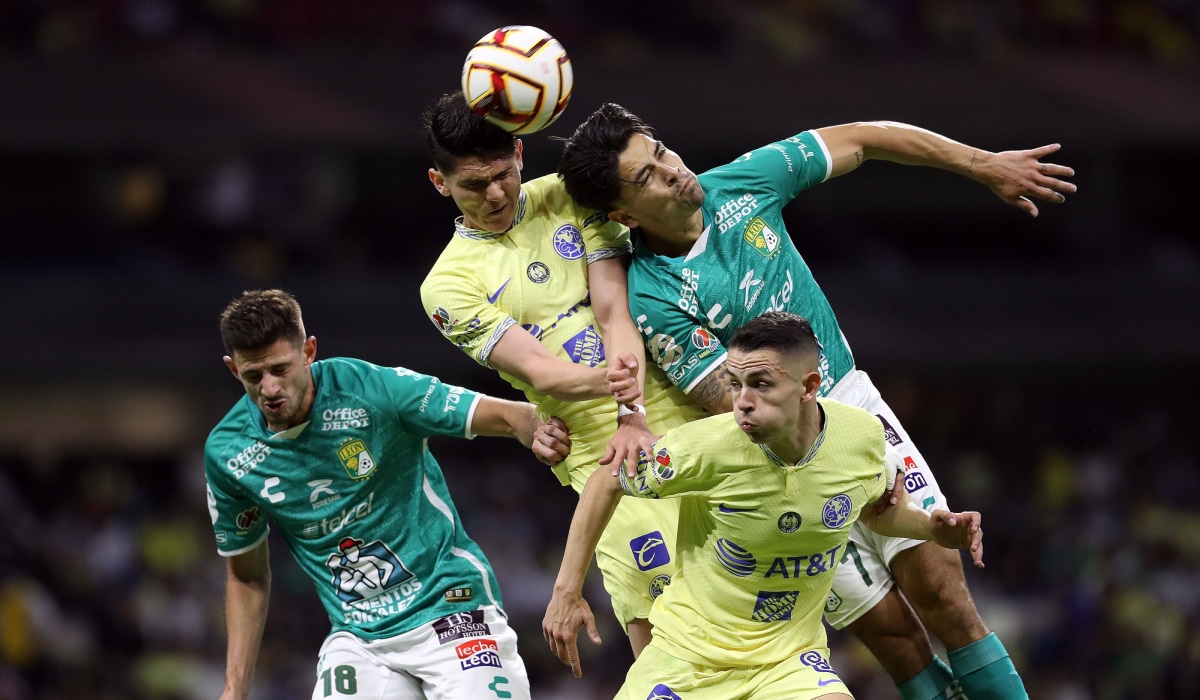 León vs. América juegan por la Liguilla MX: fecha, horarios y canales del partido (Foto: EFE).