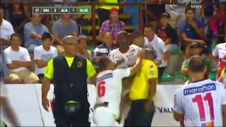 Súper Liga Fútbol 7: José Luis Carranza agredió al árbitro con un manazo en la cara