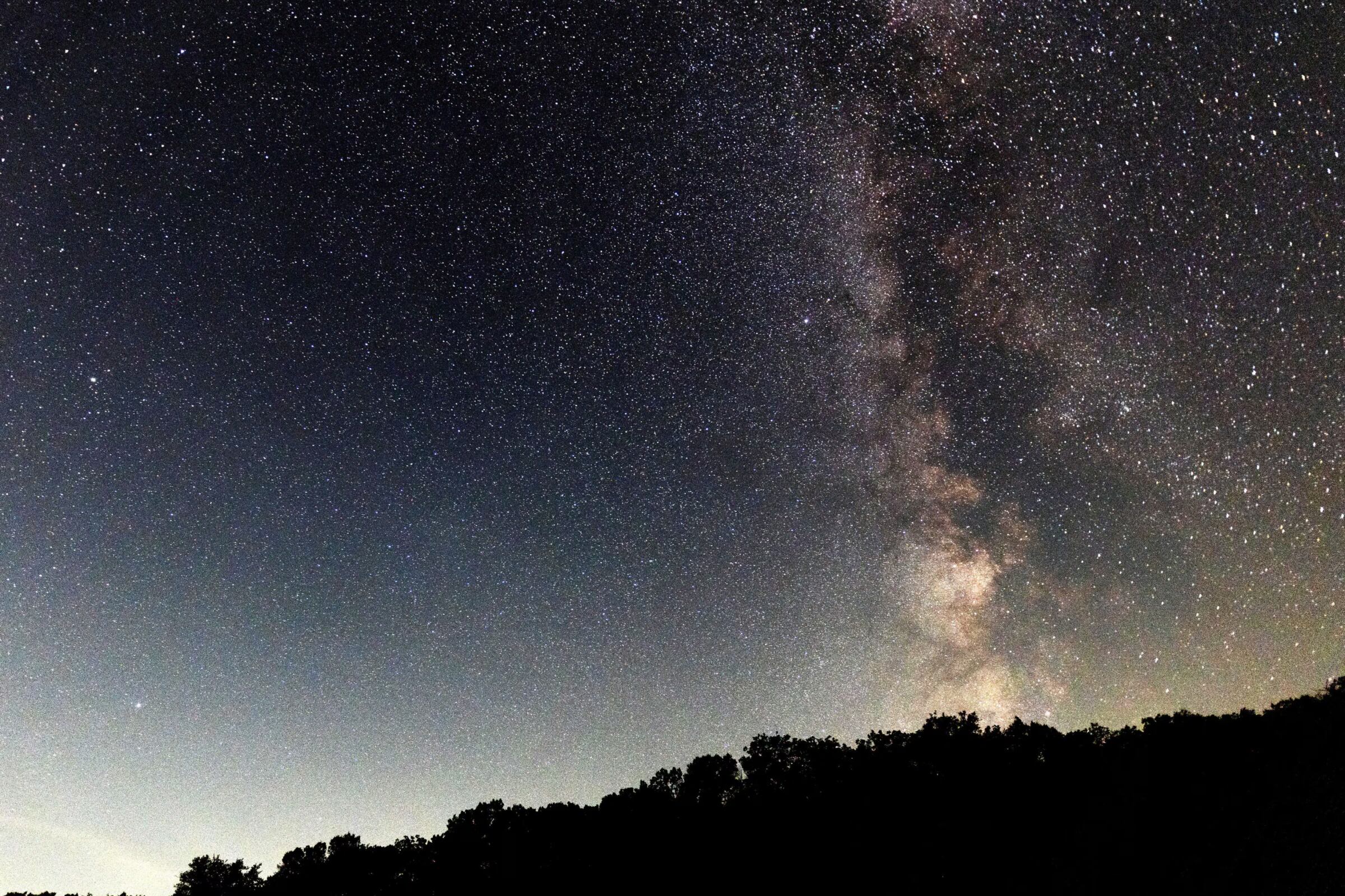 Revisa a qué hora inicia y cómo se podrá observar la Lluvia de Estrellas Perseidas en Estados Unidos, este 13 de agosto. (Foto: AFP)