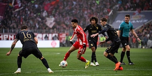 Bayern vs. Augsburgo se enfrentaron por la Bundesliga. (Foto: Getty Images)