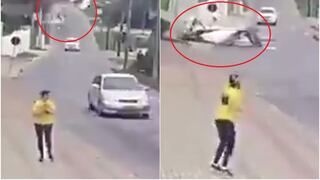 Espectacular momento en que avioneta se desploma en transitada calle de Brasil y mujer se salva de morir