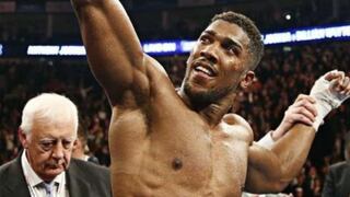 ¡Victoria británica! Joshua noqueó a Ngannou en el segundo round