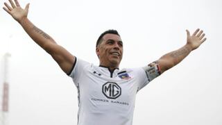 “Pateaba balones siendo sonámbulo”: la historia de Esteban Paredes, goleador histórico del torneo chileno