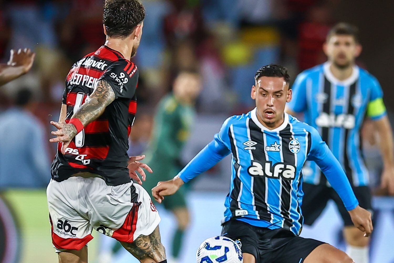 Erick Noriega debutó en Gremio con un puntaje sobresaliente ante Flamengo | Foto: Prensa Gremio