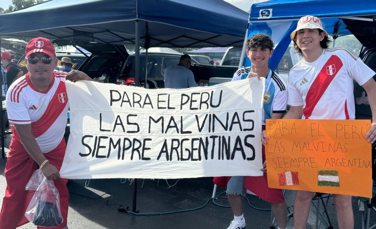 “Las Malvinas siempre serán argentinas”: el mensaje de unión de los hinchas previo al Perú vs Argentina. (Nahuel Lanzón)