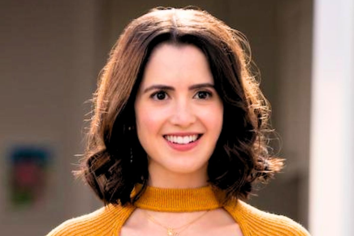 Laura Marano como Cami Conway en la película "Choose Love" (Foto: Netflix)
