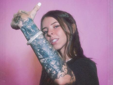 Jugadora de fútbol, tatuadora y más: ¿quién es Young Miko, la cantante de “Music Sessions #58” con Bizarrap?