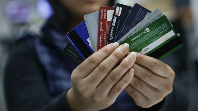 Bancos deberán ofrecer tarjetas de crédito que no cobre membresía 