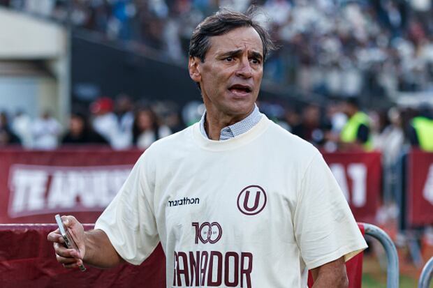 Fabián Bustos dirige su primera temporada en Universitario de Deportes. (Foto: Getty Images)