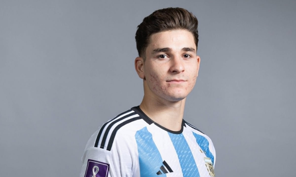 Julián Álvarez apunta a reemplazar a Lionel Messi en el once de Argentina ante Ecuador.
