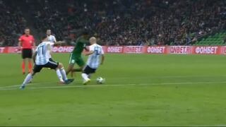 El 'Jefecito' en ridículo: el caño de Iwobi a Mascherano en el último gol de Nigeria