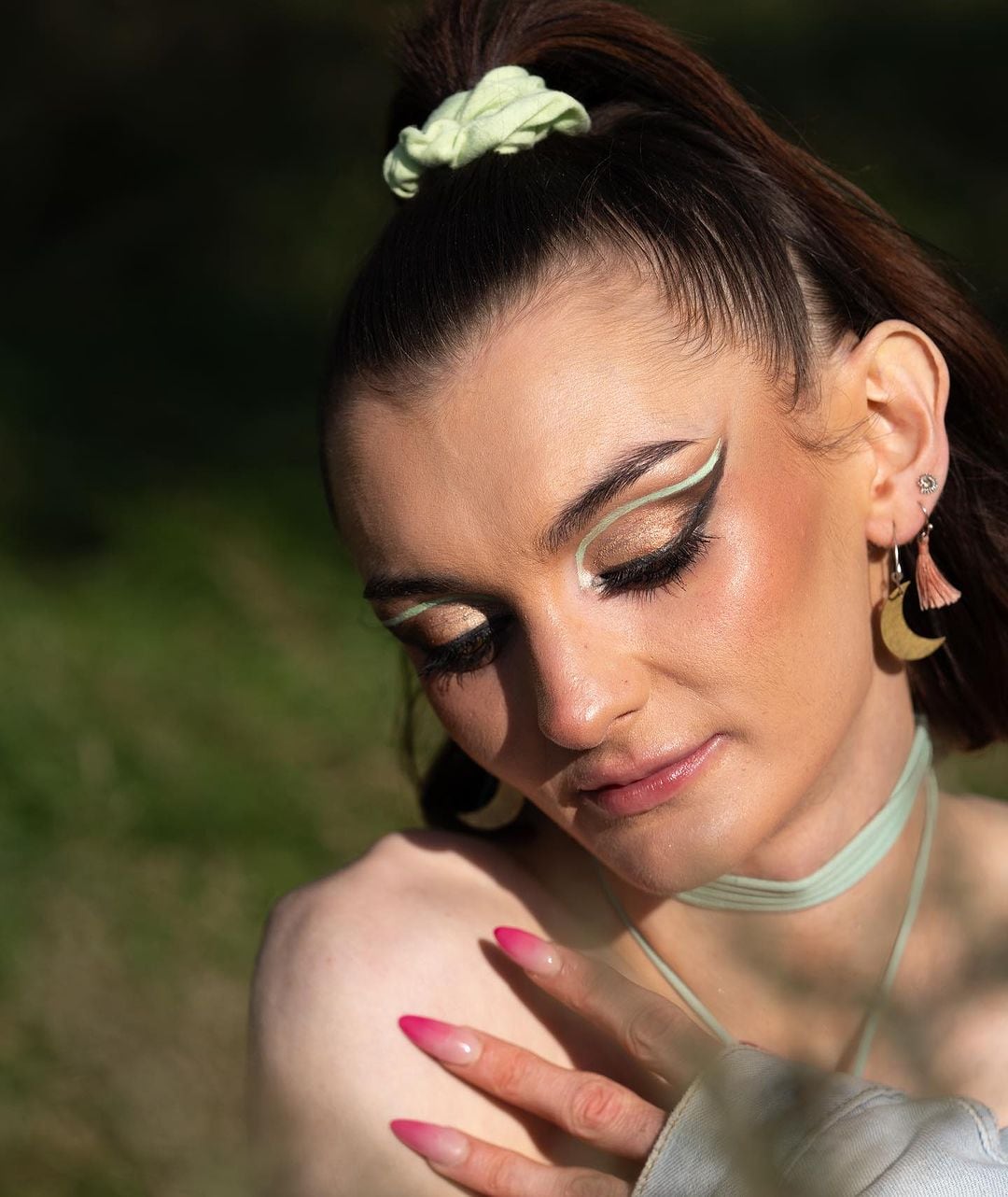 La estrella de "Sex Education" también es una artista emergente del pop indie (Foto: Anthony Lexa / Instagram)