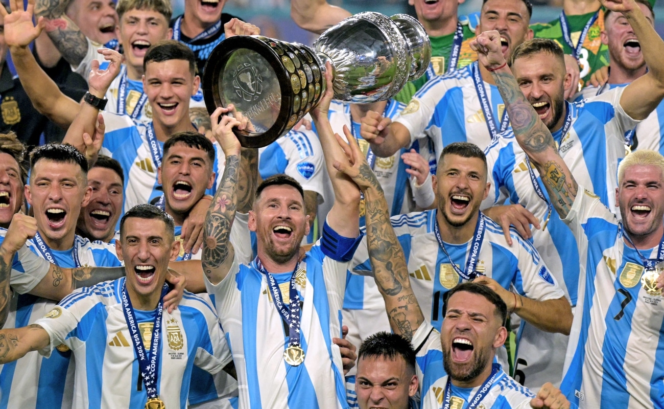 Argentina sumó su título número 16 de Copa América, tras vencer a Colombia en Miami. (Foto: AFP)