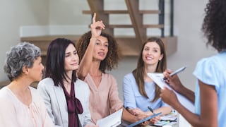 Emprendimiento en Perú: 1 de cada 4 mujeres se capacita en inteligencia artificial para impulsar su negocio