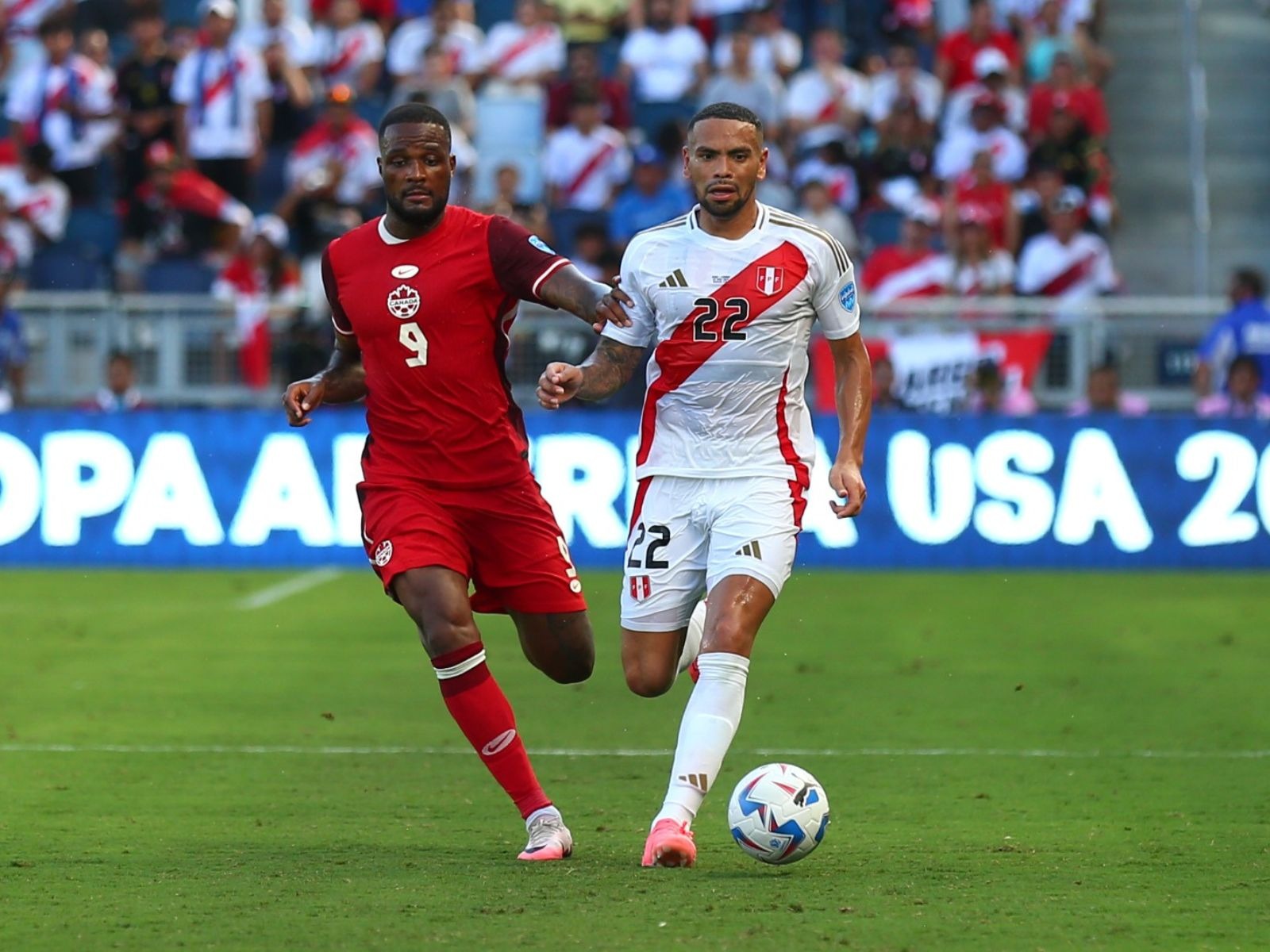 Alexander Callens durante el Perú vs. Canadá por la Copa América | Foto: Fernando Sangama / @photo.gec