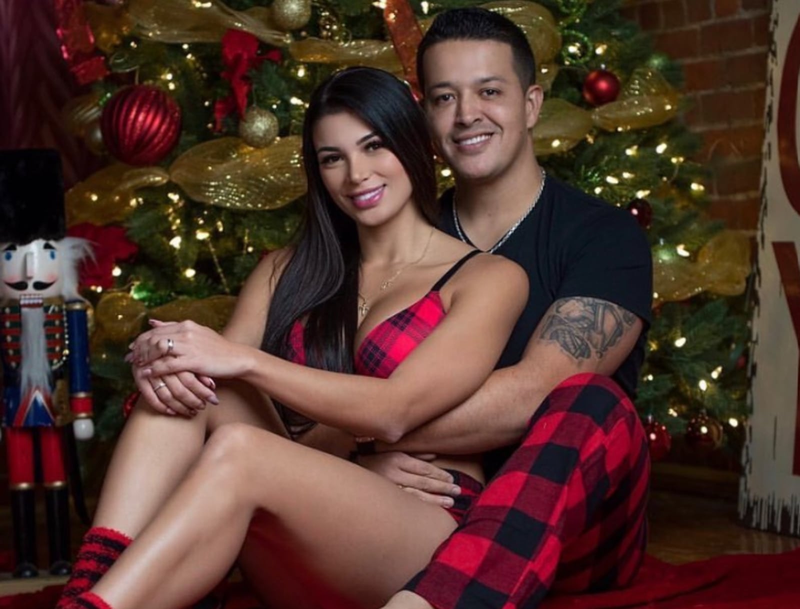La pareja celebrando la Navidad (Foto: Ana Parra / Instagram)
