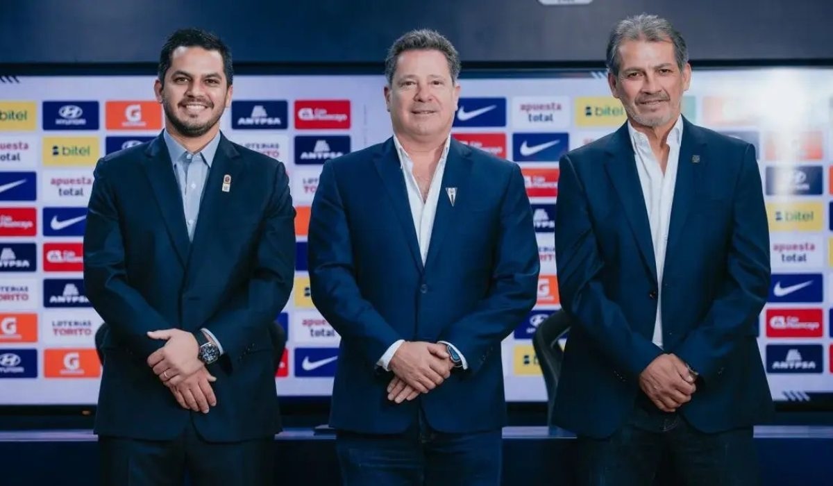 Franco Navarro y Franco Navarro Jr. se quedarán en Alianza Lima para 2026. (Foto: Alianza Lima)