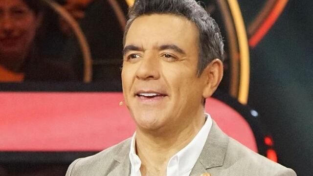 Por qué se comenta que Héctor Sandarti volvería a Telemundo tras ser despedido de “La casa de los famosos”