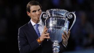 En lo más alto: Rafael Nadal recibió trofeo por terminar la temporada como número uno
