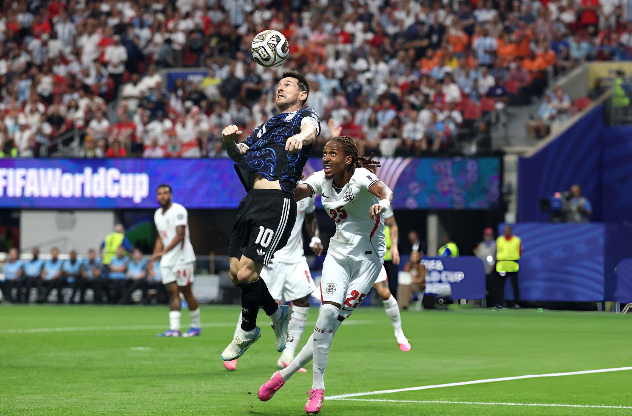 Argentina vs. Inglaterra se enfrentan por las semifinales del Mundial 2026. (Foto: Getty Images)