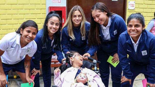 ¡Gigantes! Alianza Lima femenino llevó alegría a la Casa Ronald McDonald