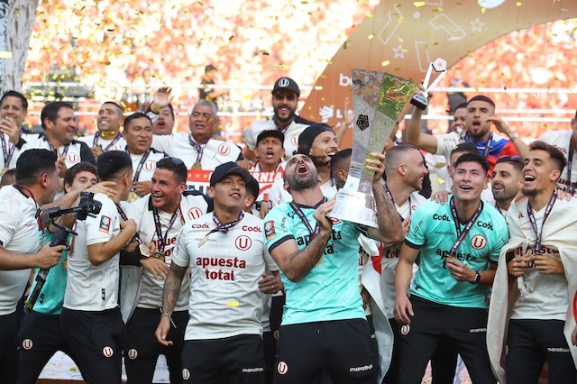 La celebración de Universitario en el Estadio Monumental. (Foto: Leonardo Fernández / GEC)