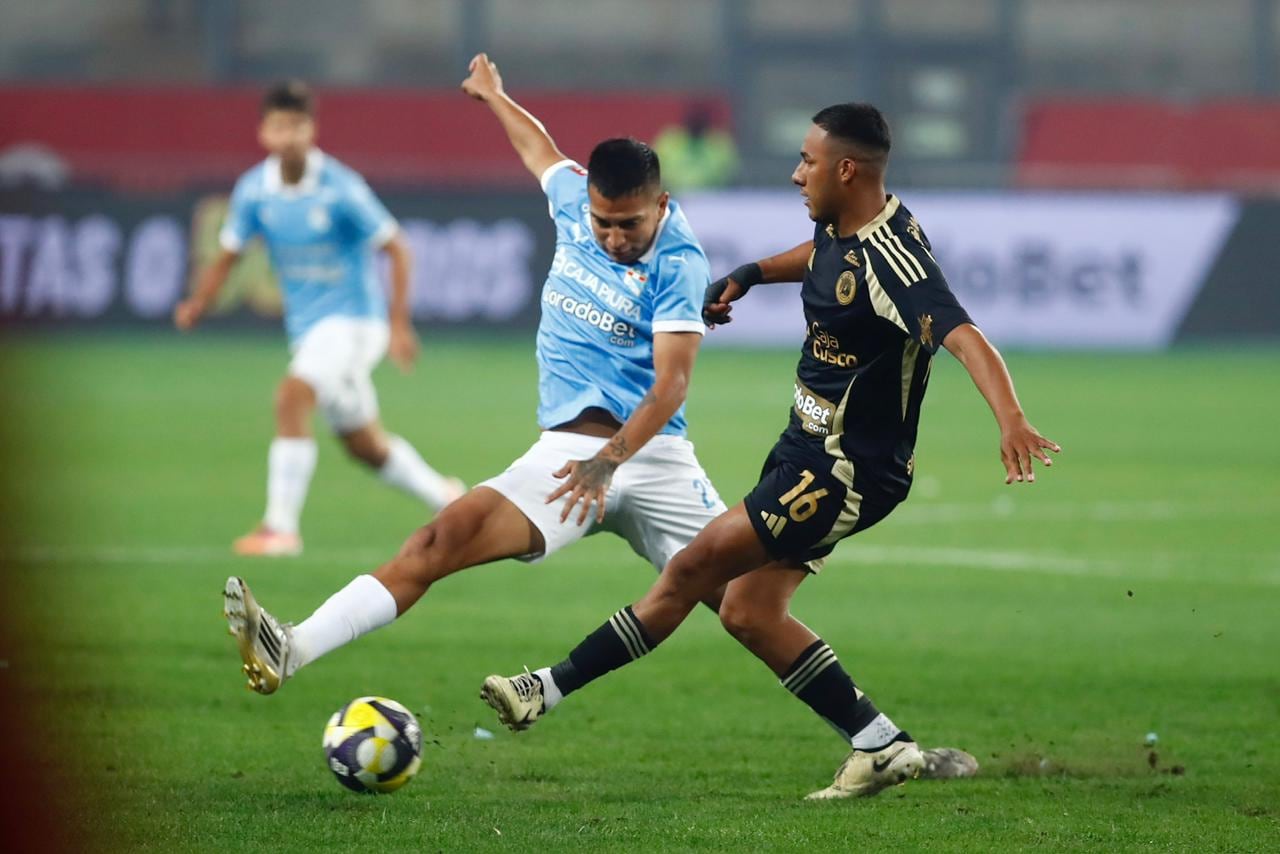 Martín Távara fue titular en el mediocampo de Sporting Cristal ante Cusco FC. (Foto: GEC)