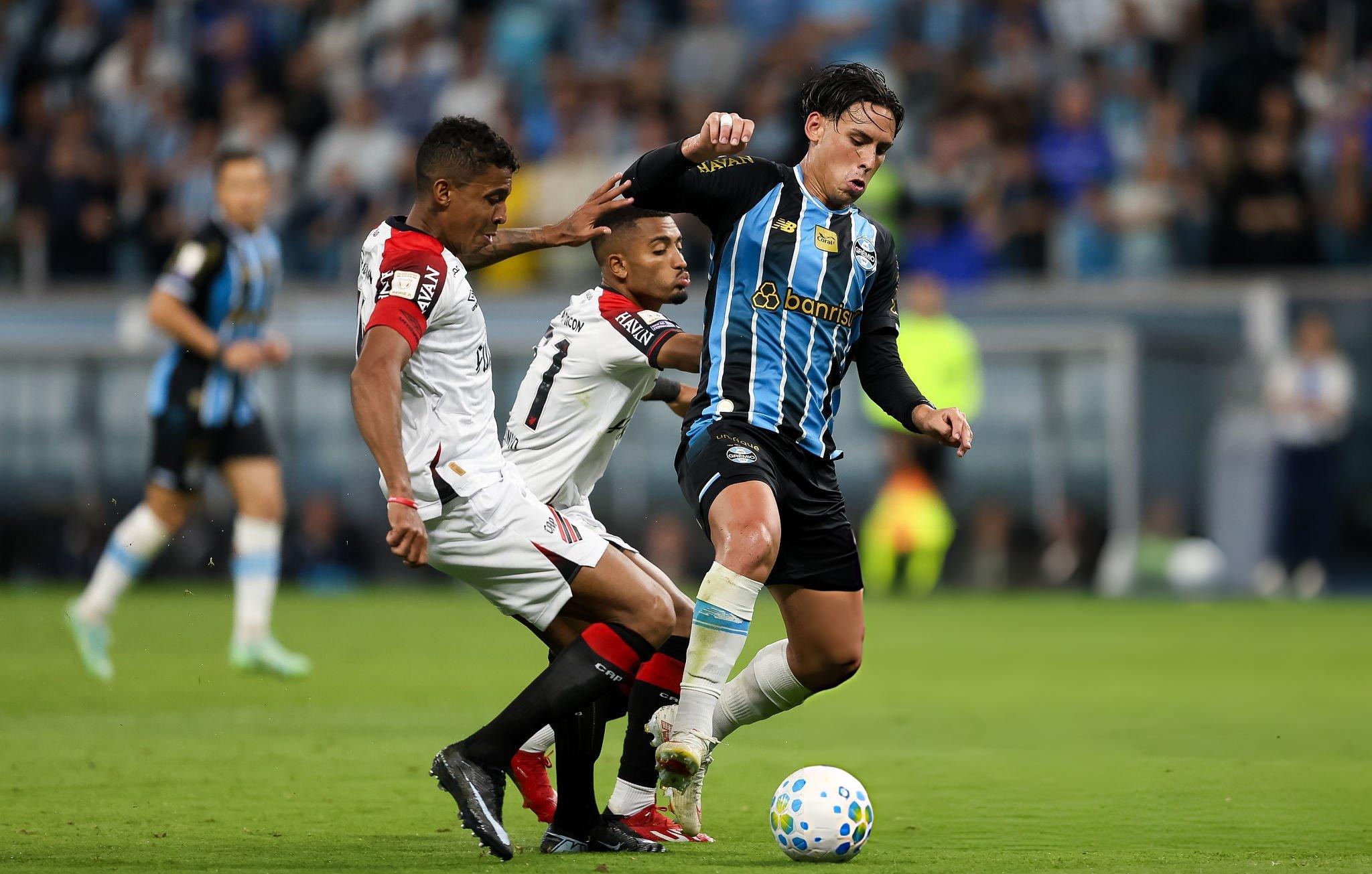 “Es uno de los pilares del equipo”: los elogios de la prensa brasileña a Erick Noriega tras triunfo clave de Gremio. (Foto: Getty Images)