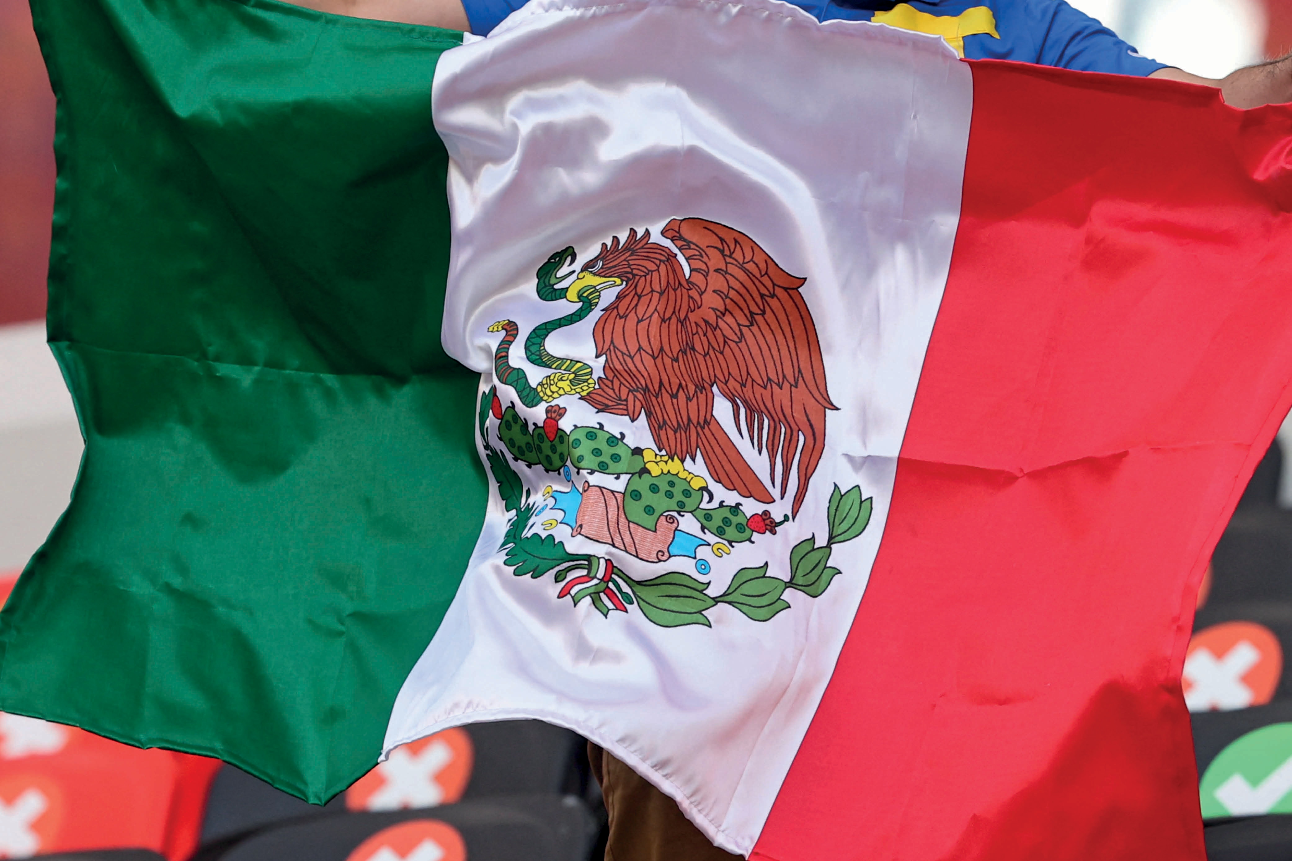 La bandera mexicana consta de 3 colores: rojo, blanco y verde. (Foto: AFP)