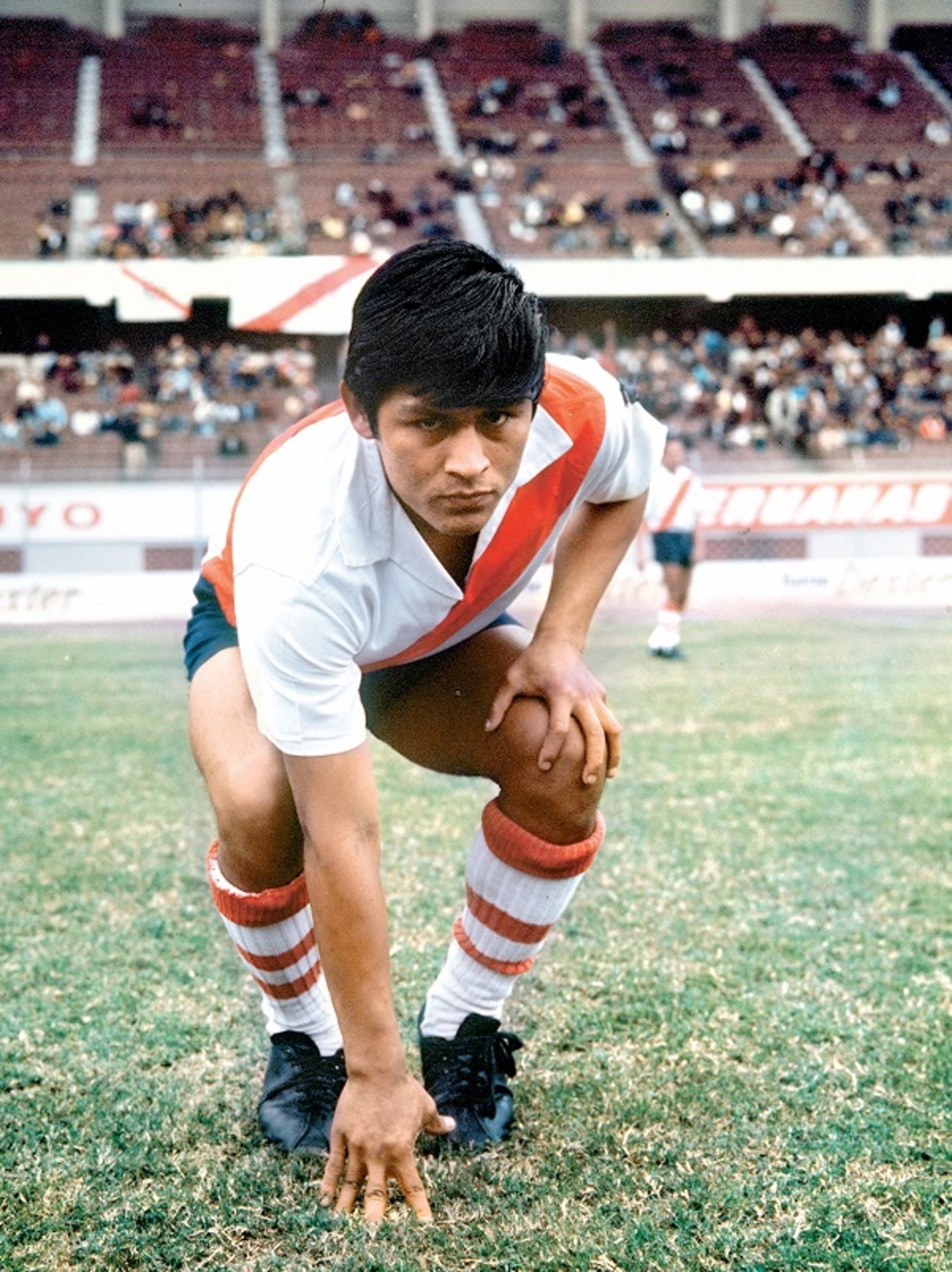 Hugo Sotil estuvo en la 'Academia' en dos etapas. La primera de 1967 a 1973 -fue contratado por Barcelona de España- y la segunda de 1980 a 1983. Con el cuadro edil convirtió 66 goles, llevándolo a la máxima división el año 1968 y clasificándolo a la Copa Libertadores en 1982. (Foto: GEC Archivo Histórico)