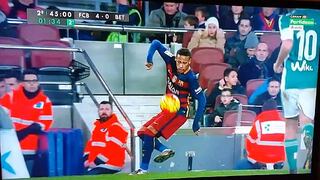 Barcelona: Neymar enloqueció al Camp Nou con brillante control de taquito