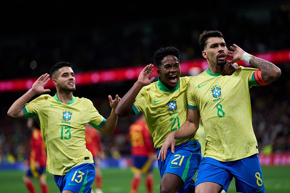 España empató 3-3 ante Brasil en partidazo amistoso jugado en el Estadio Santiago Bernabéu. (Foto: Getty Images)