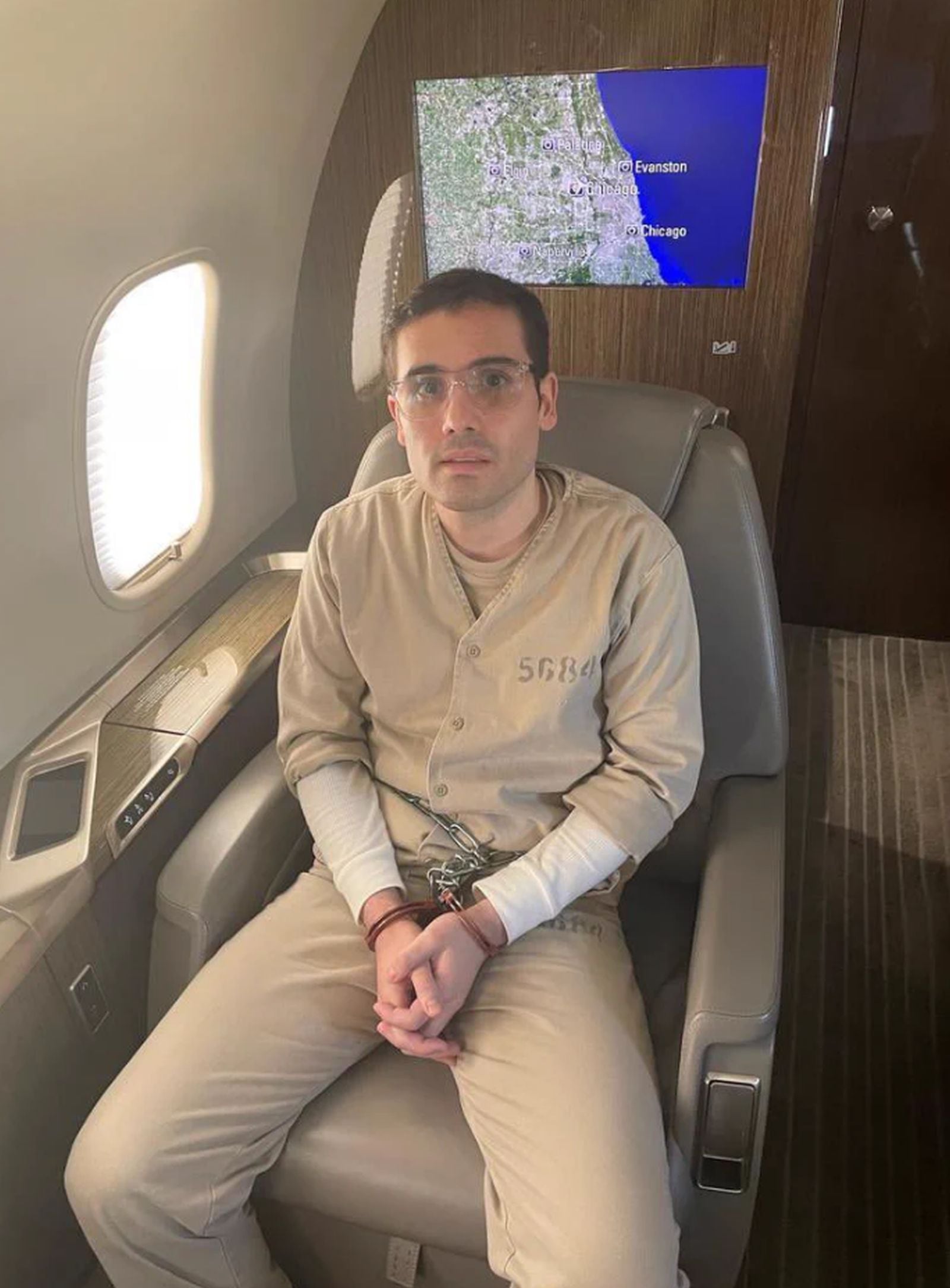 Ovidio Guzmán fue trasladado en el mismo avión en el que su padre fue extraditado a USA (Foto: Derek Maltz Sr/X)