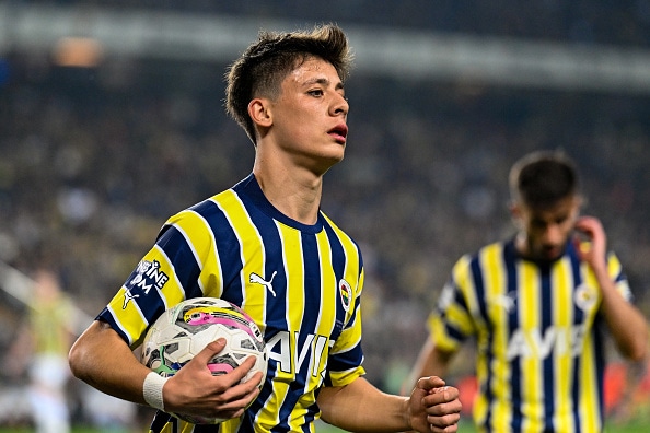 Arda Güler tiene 18 años y juega como centrocampista en el Fenerbahce turco. (Foto: Getty Images)