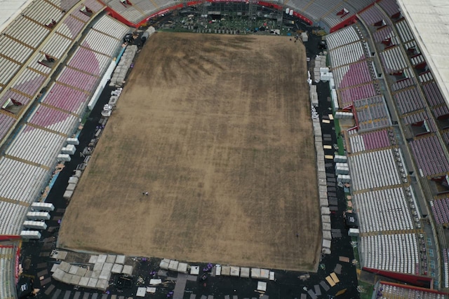 Las lamentables condiciones en las que se encuentra el gramado del Estadio Nacional. (Foto: Julio Reaño / GEC)