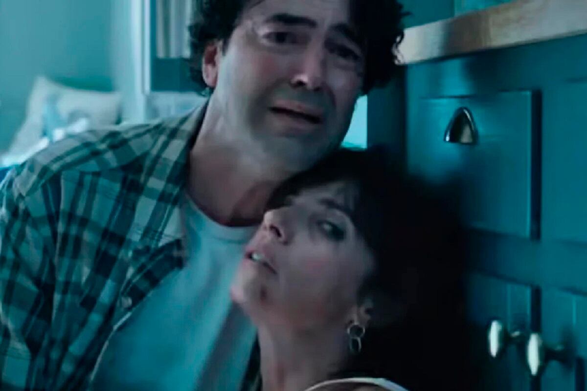 Nora Allen muere en brazos de su esposo en la película "The Flash" (Foto: Warner Bros. Pictures)