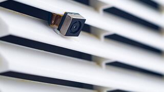 Cómo detectar cámaras ocultas como un profesional en tu Airbnb