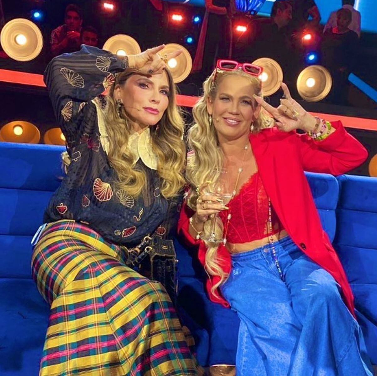 Issabela Camil y Niurka Marcos cuando fueron invitadas para el panel en "La casa de los famosos México" (Foto: TelevisaUnivision)