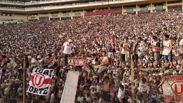 La celebración de Universitario en el Estadio Monumental. (Foto: Leonardo Fernández / GEC)