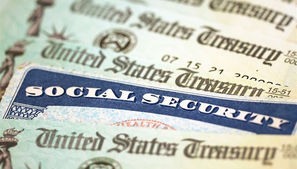 Social Security retirement payments vary, but average $1,907 a month, officials say. Losing 15 percent of that would be $286. (Photo: Shutterstock)
