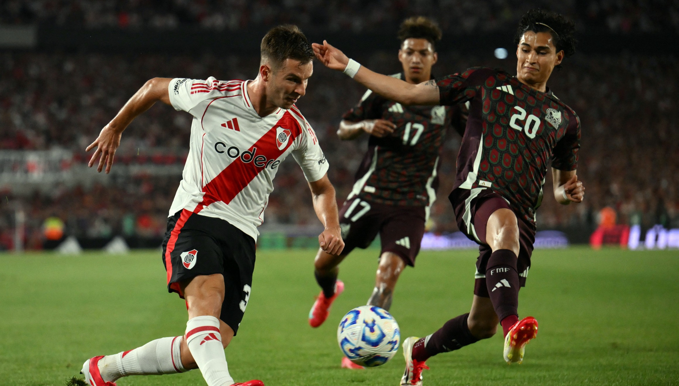 River Plate demostró ser superior a una irreconocible selección de México en el Monumental (Foto: AFP)
