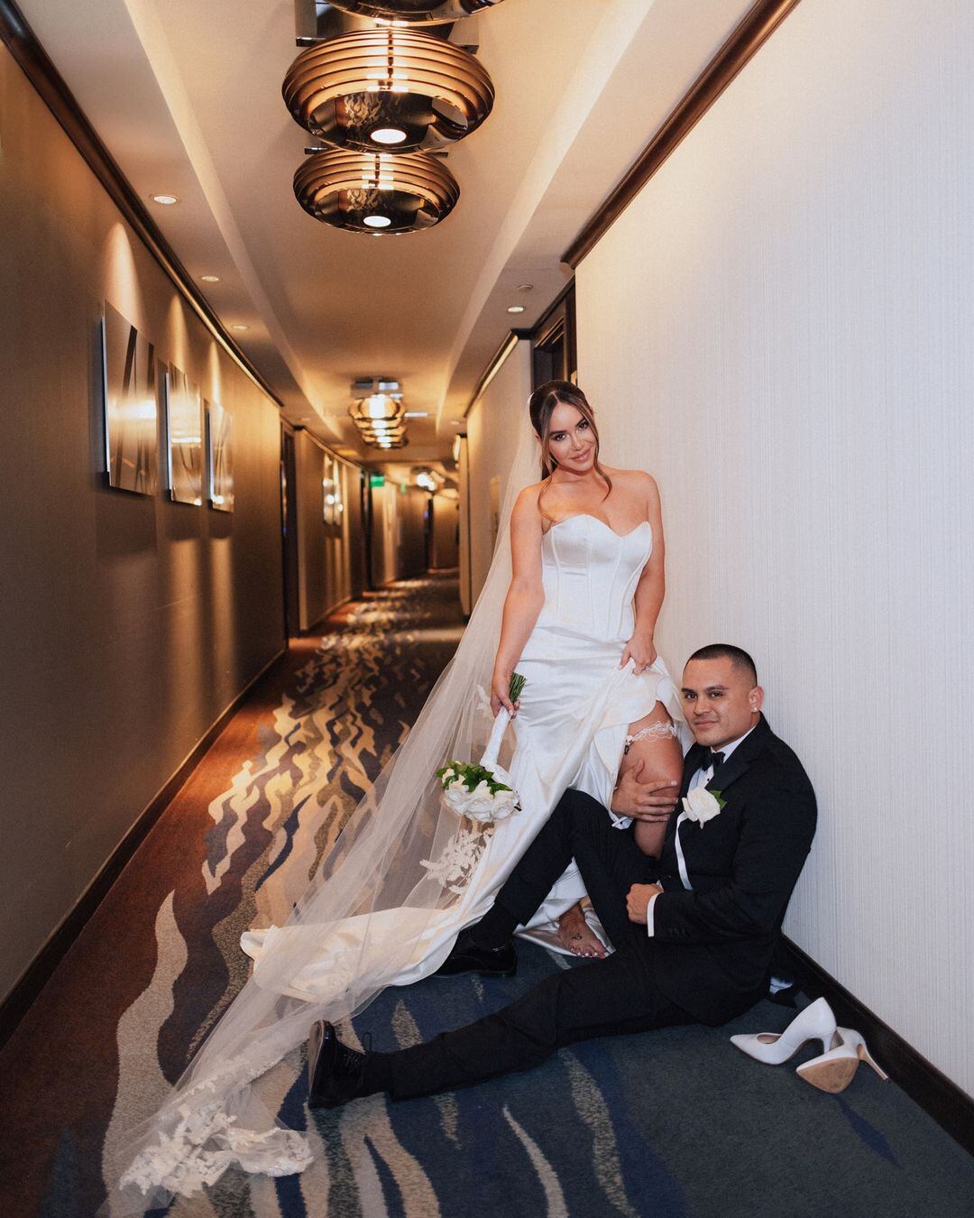 Chiquis Rivera y Emilio Sánchez antes de iniciar su noche de bodas en un hotel de la ciudad (Foto: Chiquis rivera / Instagram)