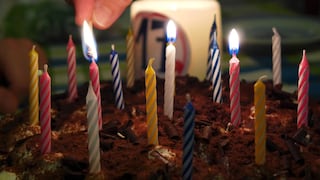 Su madre le hizo una tarta de cumpleaños y le dejó un peculiar mensaje que se volvió viral