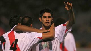 Un día como hoy: Carlos Zambrano hizo su debut y anotó su primer gol en la Selección Peruana