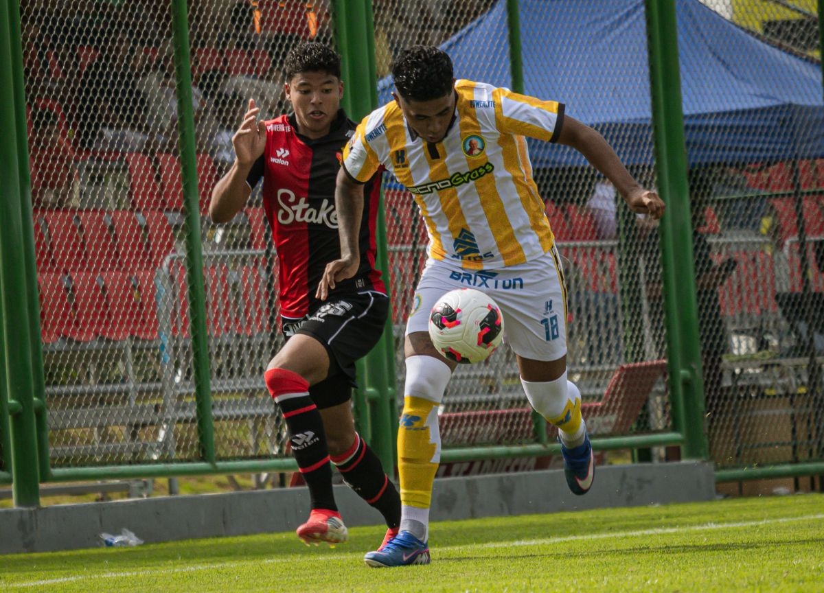 Melgar explotó tras empate ante Juan Pablo II: pidió audios del VAR y apuntó contra el arbitraje | Foto: Liga 1